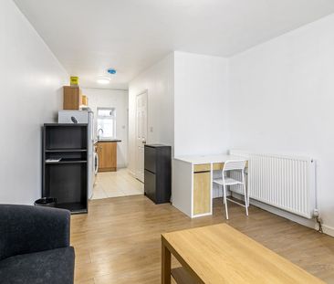 1 Bed Flat, Balfour Road, IG1 - Photo 6