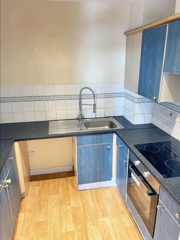 2 bedroom flat to rent - Photo 3