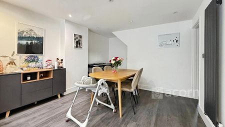 4 bedroom semi-detached house to rent - Photo 3