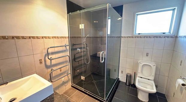 4 Bedroom in Macleans Zone - Photo 1