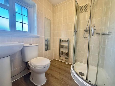3 bedroom house - semi-detached - Photo 5