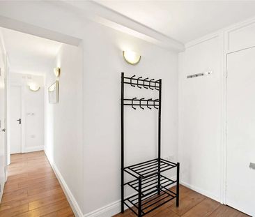 A newly decorated 3 double bedroom flat - Photo 2