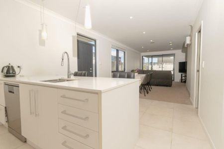 Fabulous in Flatbush - Photo 2