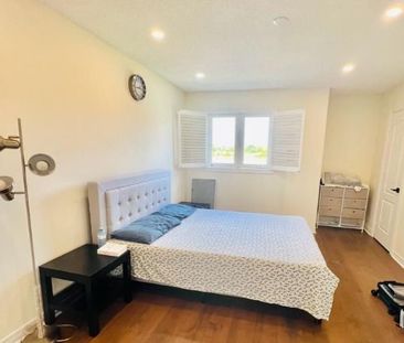 For Lease - 311 Oaktree Circle, Mississauga, Ontario - Photo 4