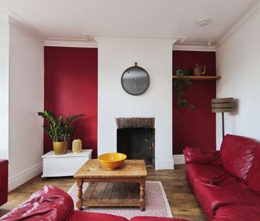 6 Bed Terraced House, Junction Road, S11 - Photo 1