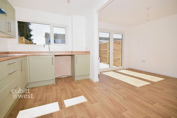 3 bedroom end of terrace house to rent - Photo 1