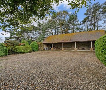 An impressive detached farmhouse situated in a rural position - Photo 2