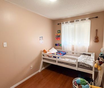 For Lease - 66 Mcgonigal Lane, Ajax, Ontario - Photo 5