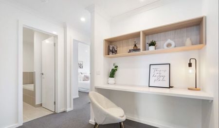 Stylish Town House in the heart of the Modeina Estate - Photo 4