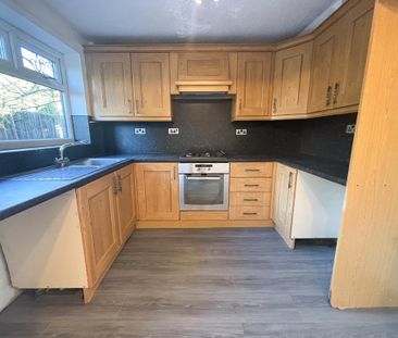 3 bedroom semi-detached house to rent - Photo 4