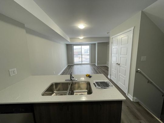 For Lease - 1331 Countrystone Drive Unit# B12, Kitchener, Ontario - Photo 1