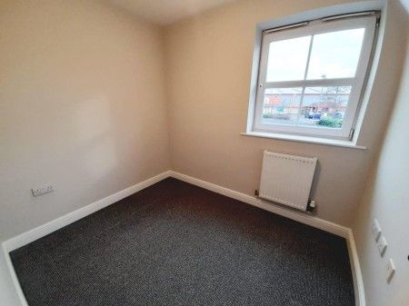 3 bedroom House To Rent - Photo 2