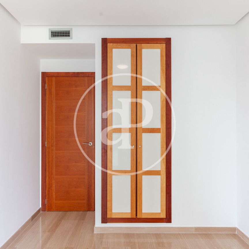 Flat for rent with swimming pool in Ciutat Jardí (Valencia) - Photo 1