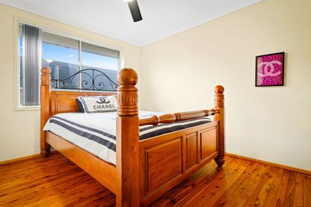 FAMILY HOME WITH INGROUND POOL **WATER & ELECTRICTY USAGE INCLUDED** - Photo 4