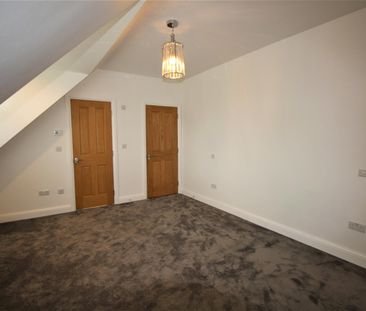 3 bed flat to rent in The Avenue, Bushey, WD23 - Photo 4