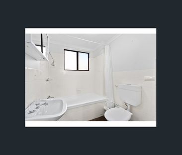 Convenient Location, Ground Floor - Photo 4