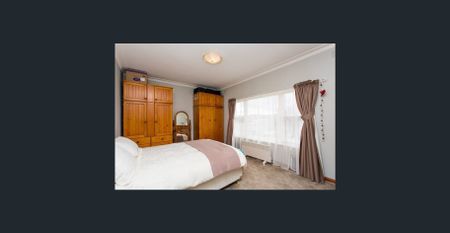 3 Bedroom Home with Plenty to offer - Photo 2