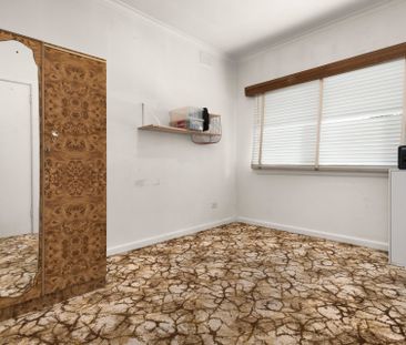 Lush, Lifestyle Living! - Photo 2