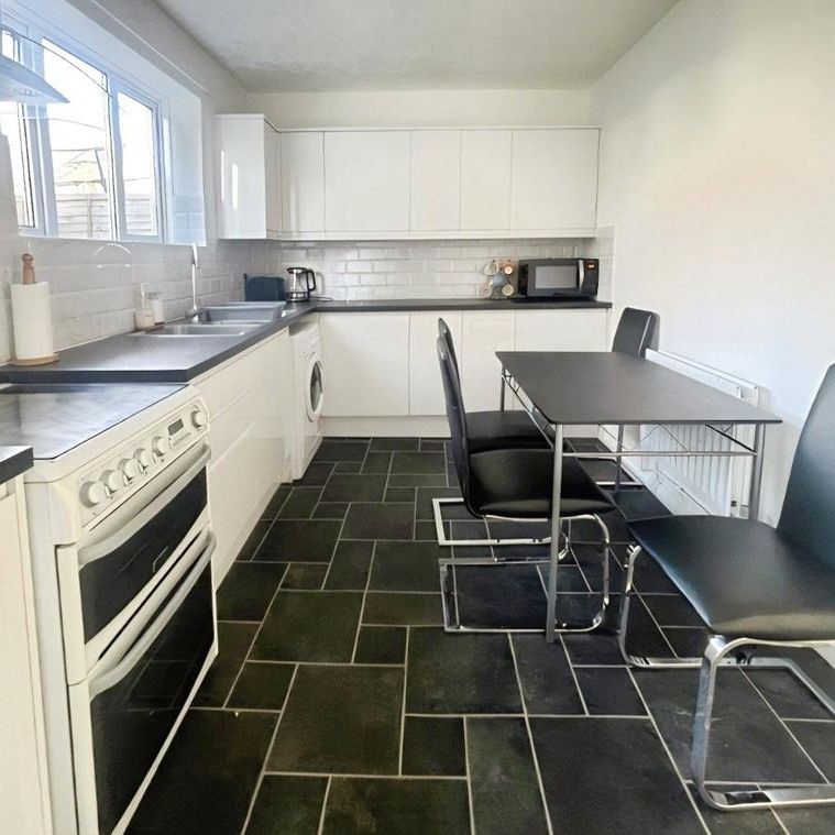 3 bedroom terraced house to rent - Photo 1