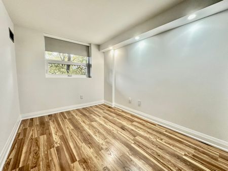 For Lease - 7601 Bathurst Street Unit# 212, Vaughan, Ontario - Photo 4
