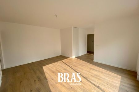 Location Appartement 4 pièces 70m² LA CHAPELLE SUR ERDRE 44240 - Photo 2