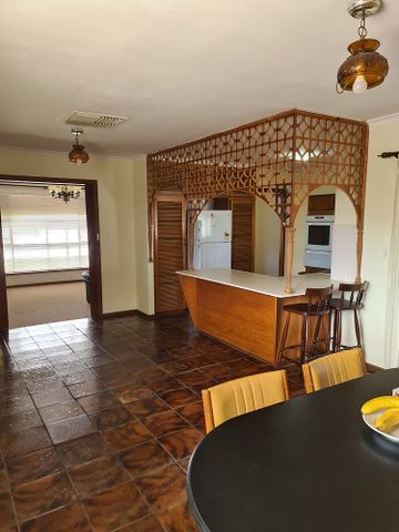 4-bedroom shared house / townhouse, Military Road - Photo 3