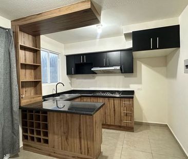 CASA EN RENTA EN SENDAS CERCA DEL AEROPUERTO EL MARQUES QUERETARO GHI2 - Photo 3