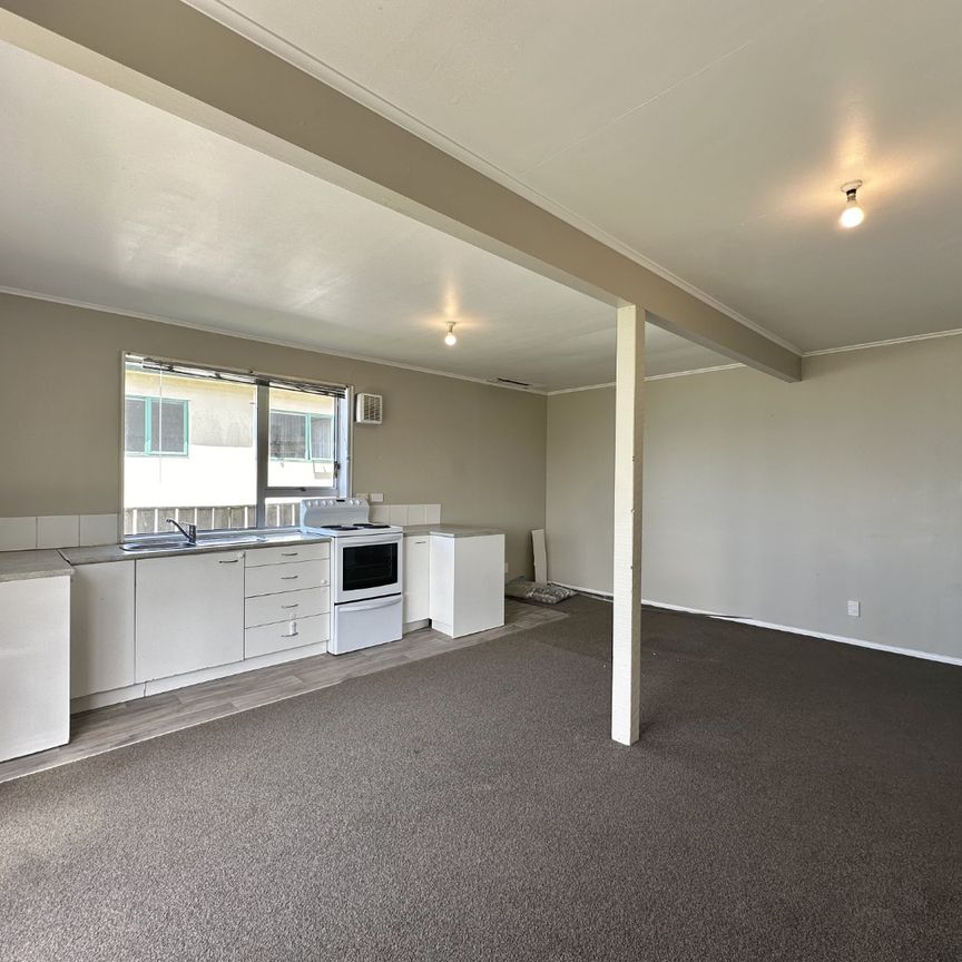 2-Bedroom Flat in Newlands - Photo 1