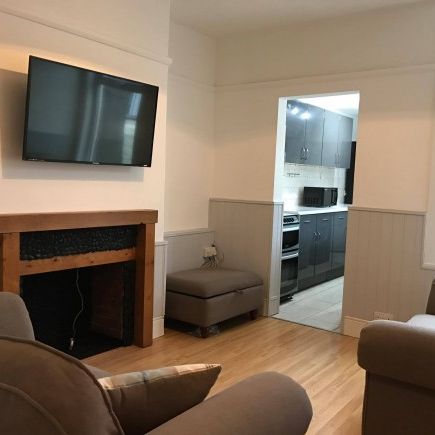 4 Bed - Thesiger Street â€“ 2 Bed - Photo 1