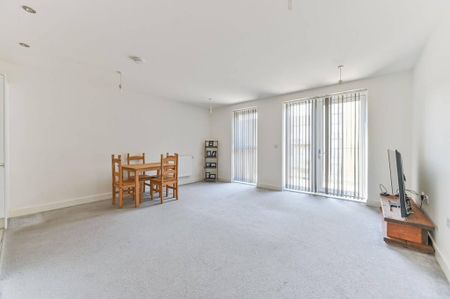 2 bedroom flat to rent - Photo 3