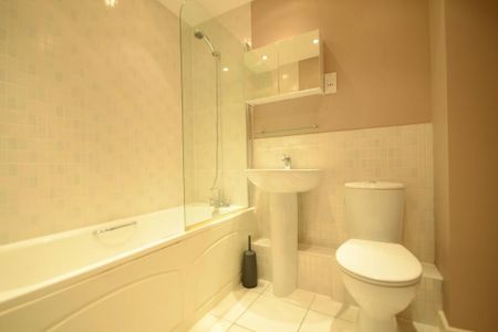 2 bedroom flat to rent - Photo 5
