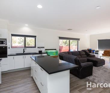 Low-Maintenance Townhouse - Photo 5