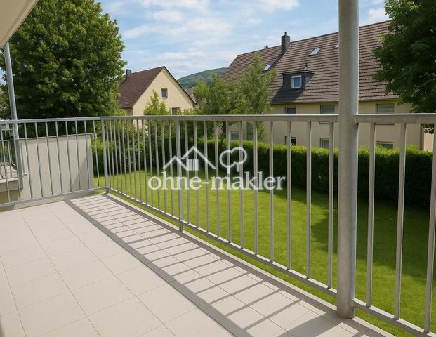 Frisch renovierte, schöne 2,5- Zimmer- Wohnung mit Balkon in ruhiger Lage - Foto 1