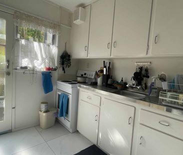 Easy-care & Great location! 2 Bed 1 Bath | Mt Wellington - Photo 5