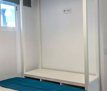 Carrer de lAntiga Travessera, L'Hospitalet de Llobregat, Catalonia ... - Photo 3