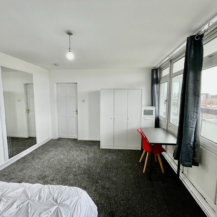 3 Bed Flat, Peveril House, SE1 - Photo 1