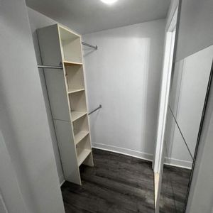 GHETTO MCGILL- STUDIO RENOVÉ & MEUBLÉ- EMPLACEMENT EXCEPTIONNEL - Photo 2