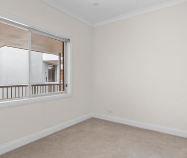 Light, Bright & Spacious - Photo 5