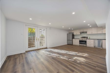 For Lease - 136 Holm Crescent, Markham, Ontario - Photo 2