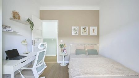 Room in a shared 4-bedroom apartment for rent in Amadora. - Photo 4