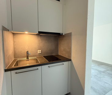 Sanierte 1.5-Zimmerwohnung im 1. Stock mit Balkon - Photo 3