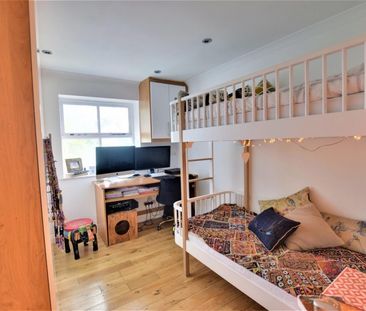 Ladys Close, Watford - Photo 3