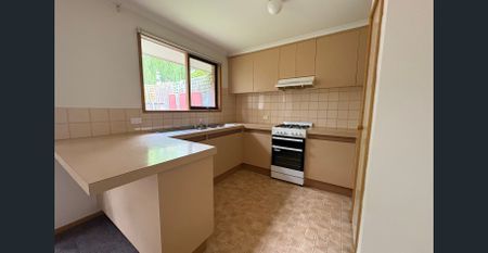 Quaint Villa Living! - Photo 5