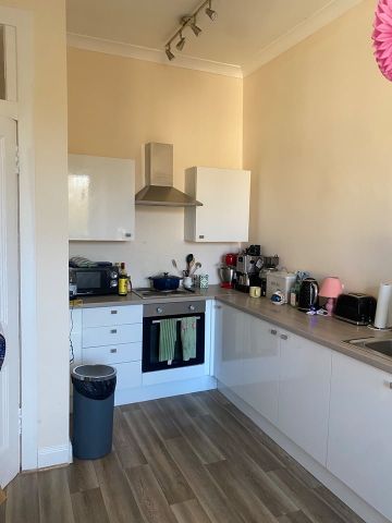 Room in a Shared Flat, Glasgow, G42 - Photo 2