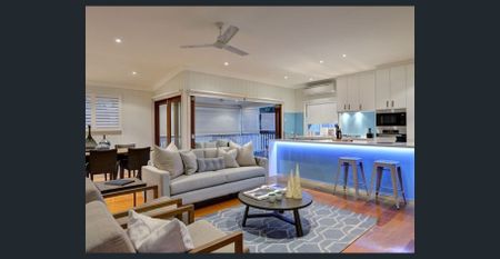 NORMAN PARK -CHARMING FAMILY HOME AWAITS YOUR INSPECTION - Photo 5