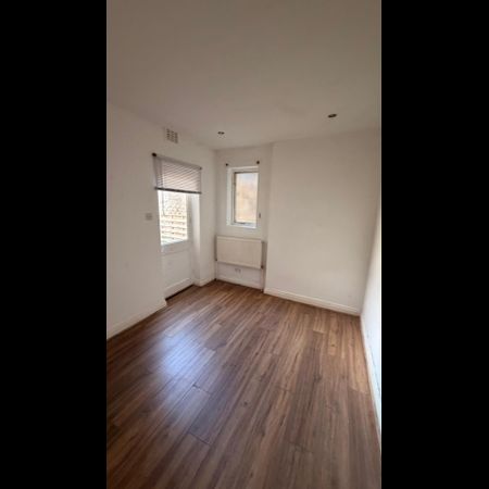 2 Bed Flat, Wolfington Road, SE27 - Photo 4