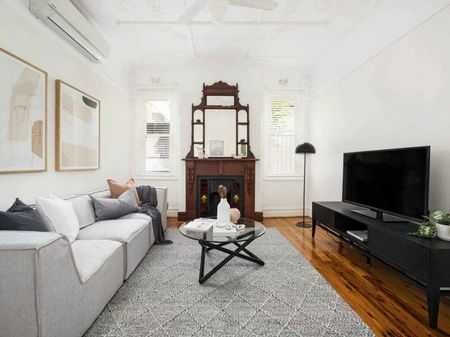 Freestanding Federation Home - Photo 3