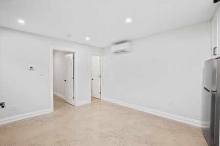 For Lease - 2563 Dundas Street Unit# #6, Toronto, Ontario - Photo 5
