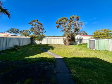 3 Bedroom / 1 Bathroom / Great Coastal Property - Photo 3