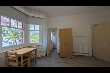 Studio Flat, Ferme Park Road, N8 - Photo 2